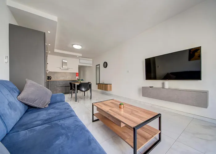 Fully Equipped One Bedroom In St Julians