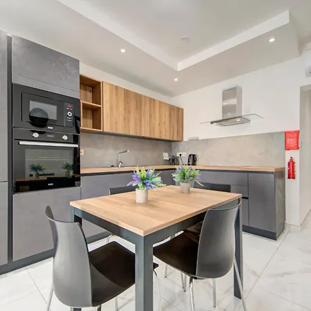 Fully Equipped One Bedroom In St Julians