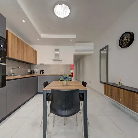 Fully Equipped One Bedroom In St Julians Apartment San Ġiljan