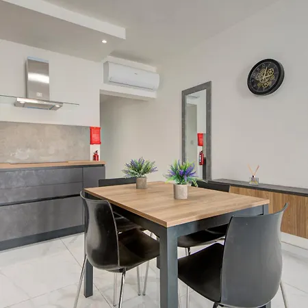 Fully Equipped One Bedroom In St Julians Апартаменты Сент Джулианс
