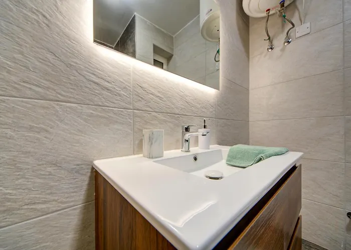 Fully Equipped One Bedroom In St Julians * San Ġiljan