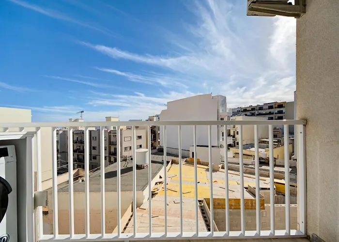 Fully Equipped One Bedroom In St Julians San Ġiljan